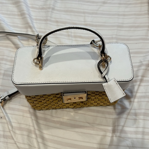 Michael Kors basket weave bag - Picture 3 of 7